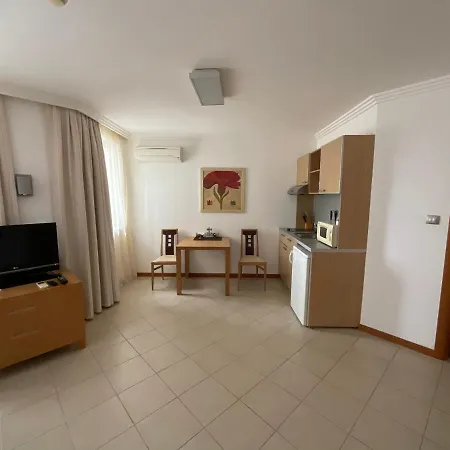 Emerald Family Studio Apartment Ravda